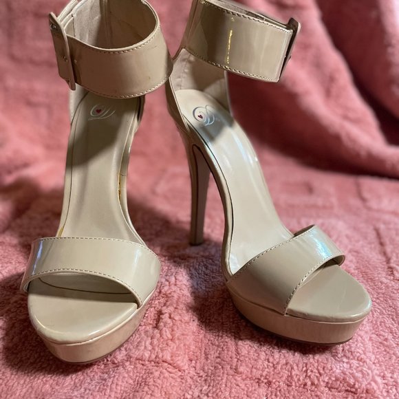 Heart in D Glossy Platform Heel Sandals, Women's 8 - Picture 4 of 5